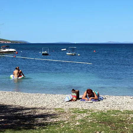Apartamento Seaside With A Swimming Pool Sutivan, Brac - 15502 Sutivan