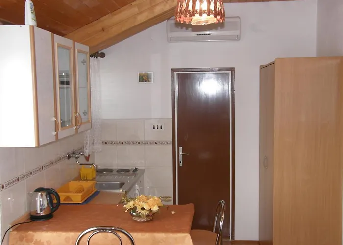 Seaside With A Swimming Pool Sutivan, Brac - 15502 Apartamento Sutivan