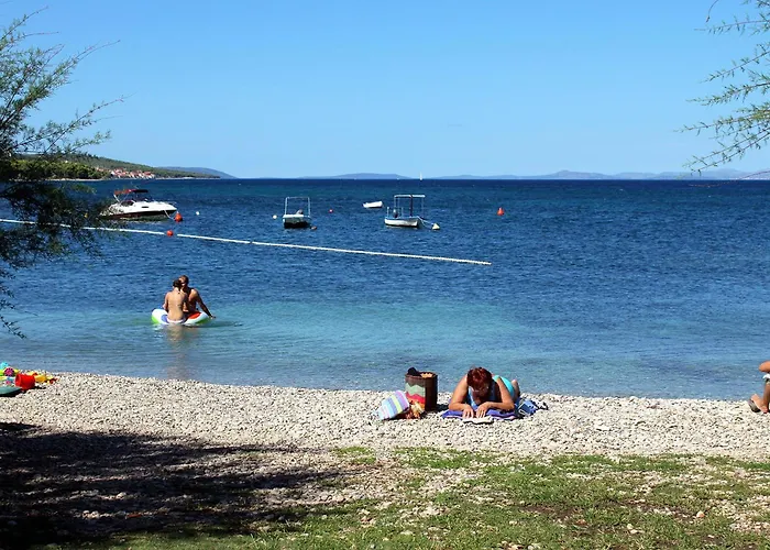 Apartamento Seaside With A Swimming Pool Sutivan, Brac - 15502 Sutivan