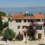 Apartamento Seaside With A Swimming Pool Sutivan, Brac - 15502 Sutivan