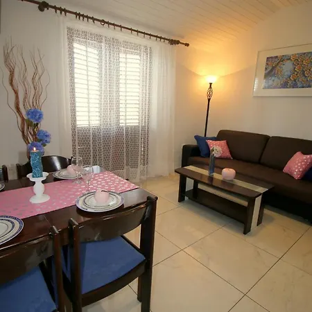 Seaside With A Swimming Pool Sutivan, Brac - 15502 Apartamento