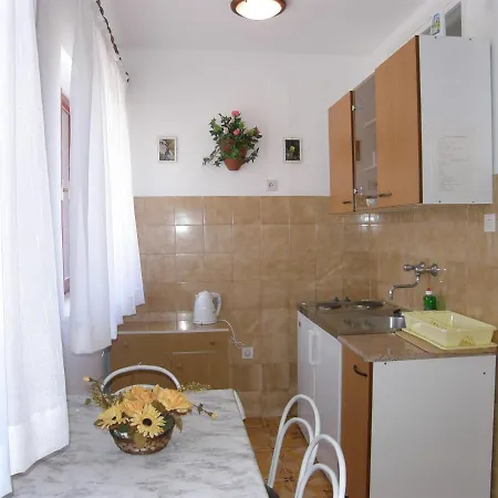 Apartment Seaside With A Swimming Pool Sutivan, Brac - 15502