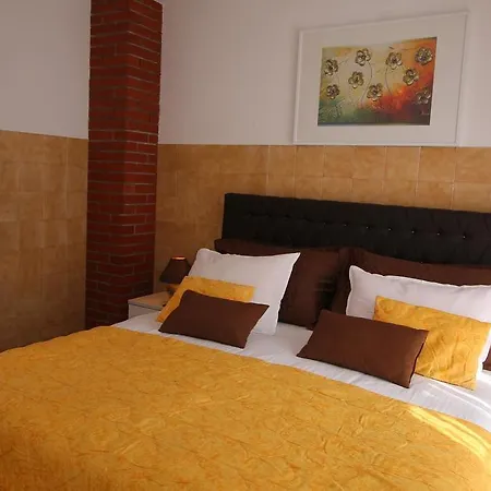 Seaside With A Swimming Pool Sutivan, Brac - 15502